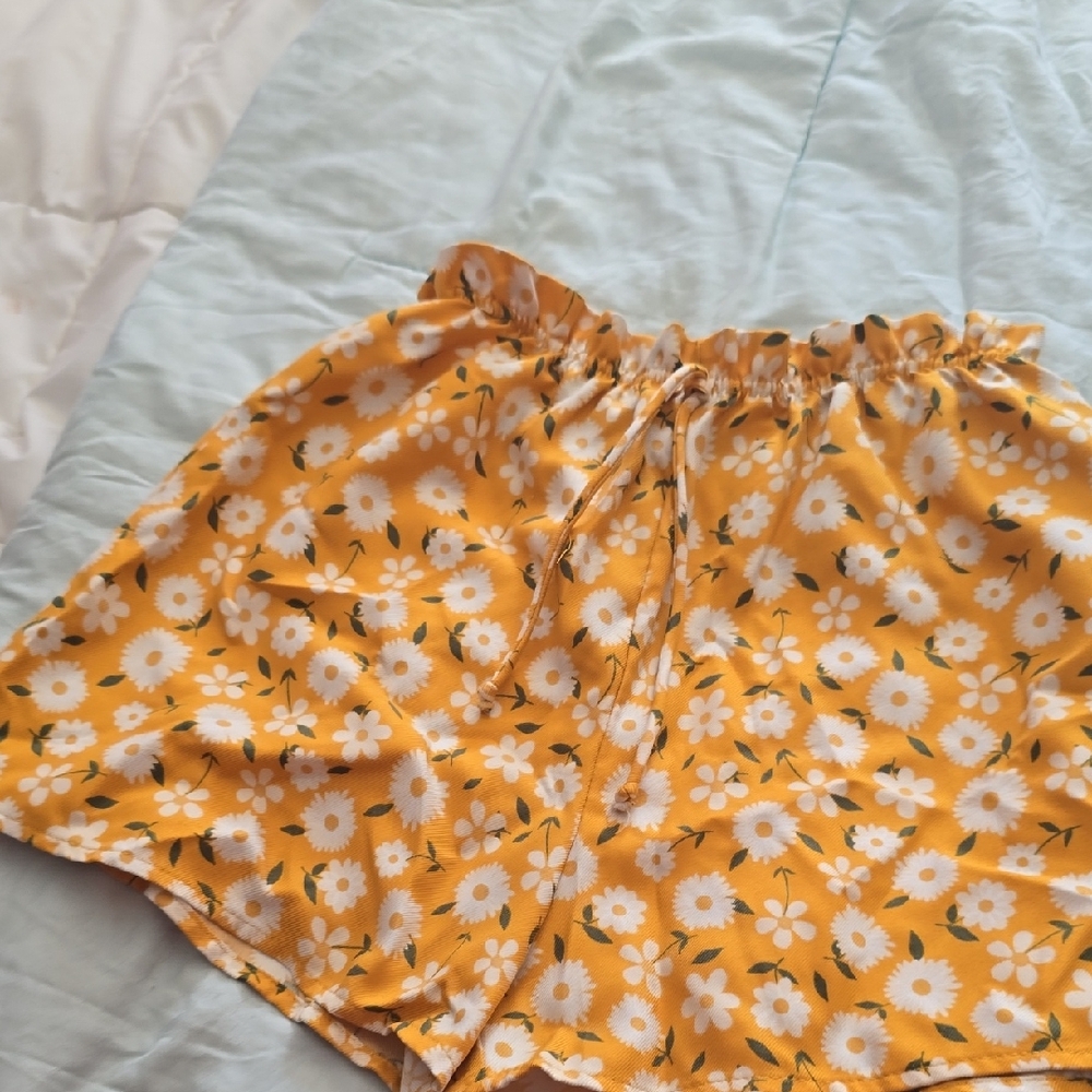 Colorful Patterned Shorts Collection - Picture 9 of 9